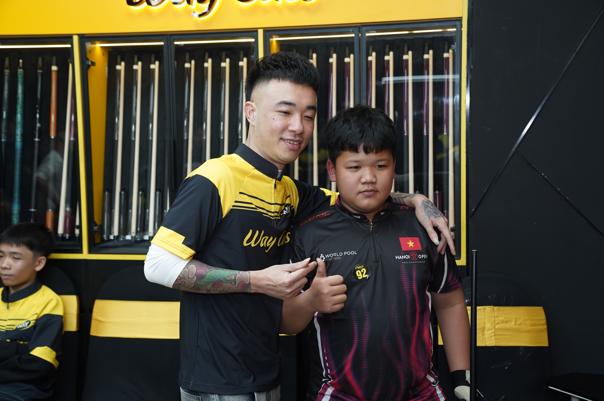 Hoạt động cộng đồng của bộ đôi Hà Thành và Ngọc Xăm tại Way Cues